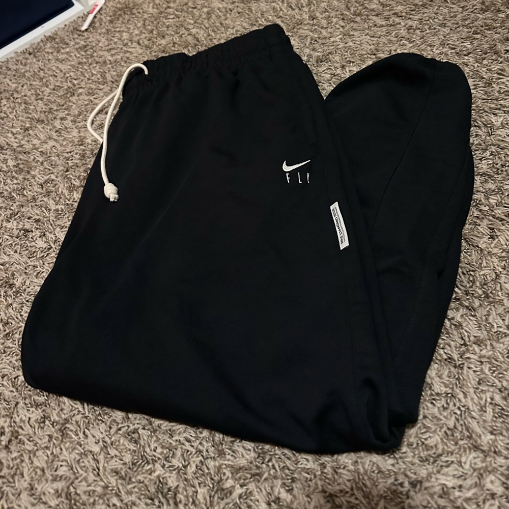Black nike sweats